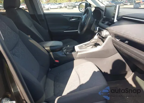 2021 Toyota Rav4 Hybrid Xle z USA, uszkodzony, nr VIN 4T3RWRFV5MU032358
